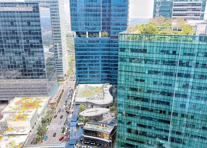 Free Welcome Breakfast, Bgc 1br, 300mbps Fiber, Steps To Mitsukoshi & Uptown, 29k Manila