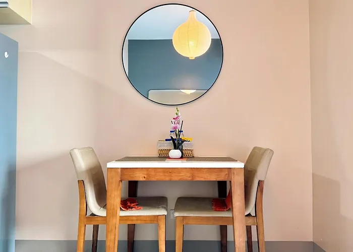 Apartment Free Welcome Breakfast, Bgc 1br, 300mbps Fiber, Steps To Mitsukoshi & Uptown, 29k
