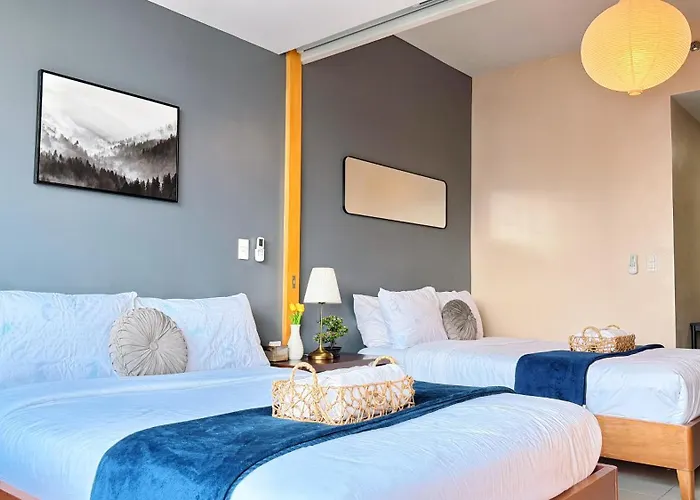 Free Welcome Breakfast, Bgc 1br, 300mbps Fiber, Steps To Mitsukoshi & Uptown, 29k Manila
