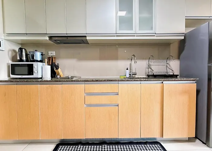 Apartment Free Welcome Breakfast, Bgc 1br, 300mbps Fiber, Steps To Mitsukoshi & Uptown, 29k