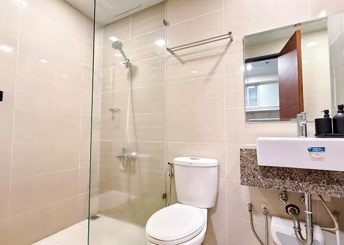 Free Welcome Breakfast, Bgc 1br, 300mbps Fiber, Steps To Mitsukoshi & Uptown, 29k *