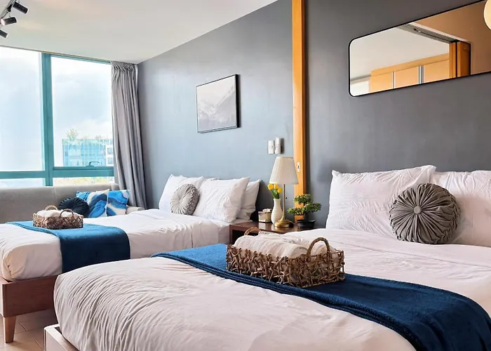 Free Welcome Breakfast, Bgc 1br, 300mbps Fiber, Steps To Mitsukoshi & Uptown, 29k * Manila