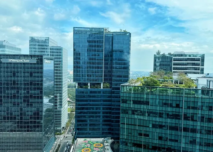 Apartment Free Welcome Breakfast, Bgc 1br, 300mbps Fiber, Steps To Mitsukoshi & Uptown, 29k